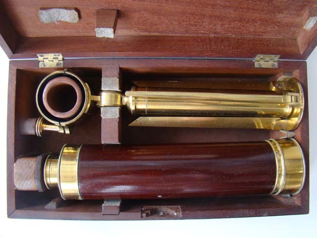 An extremely fine, rare and historic late 18th or early 19th century Napoleonic War period cased four-draw telescope with tripod stand owned by Capt. William Lobb, Royal Navy (1760-1835) and made by John Berge of London circa 1795-1800. — image 4